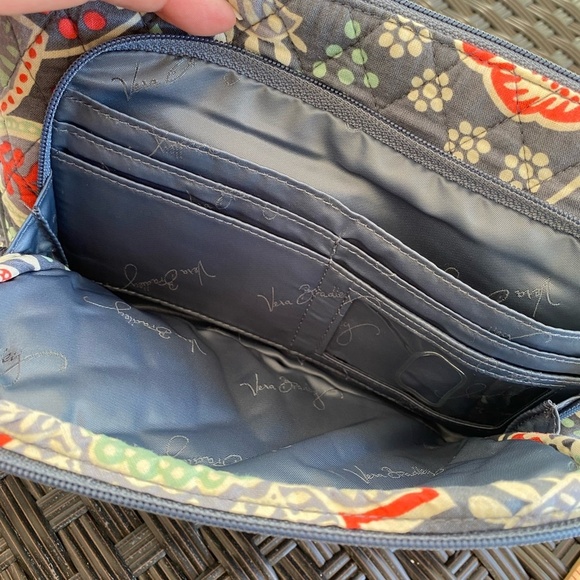 Vera Bradley Retired Nomadic Floral Little Hipster Crossbody - Picture 4 of 11